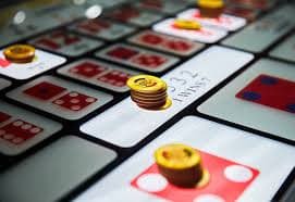 Pengguna dari berbagai komunitas menikmati hiburan digital melalui platform logic89